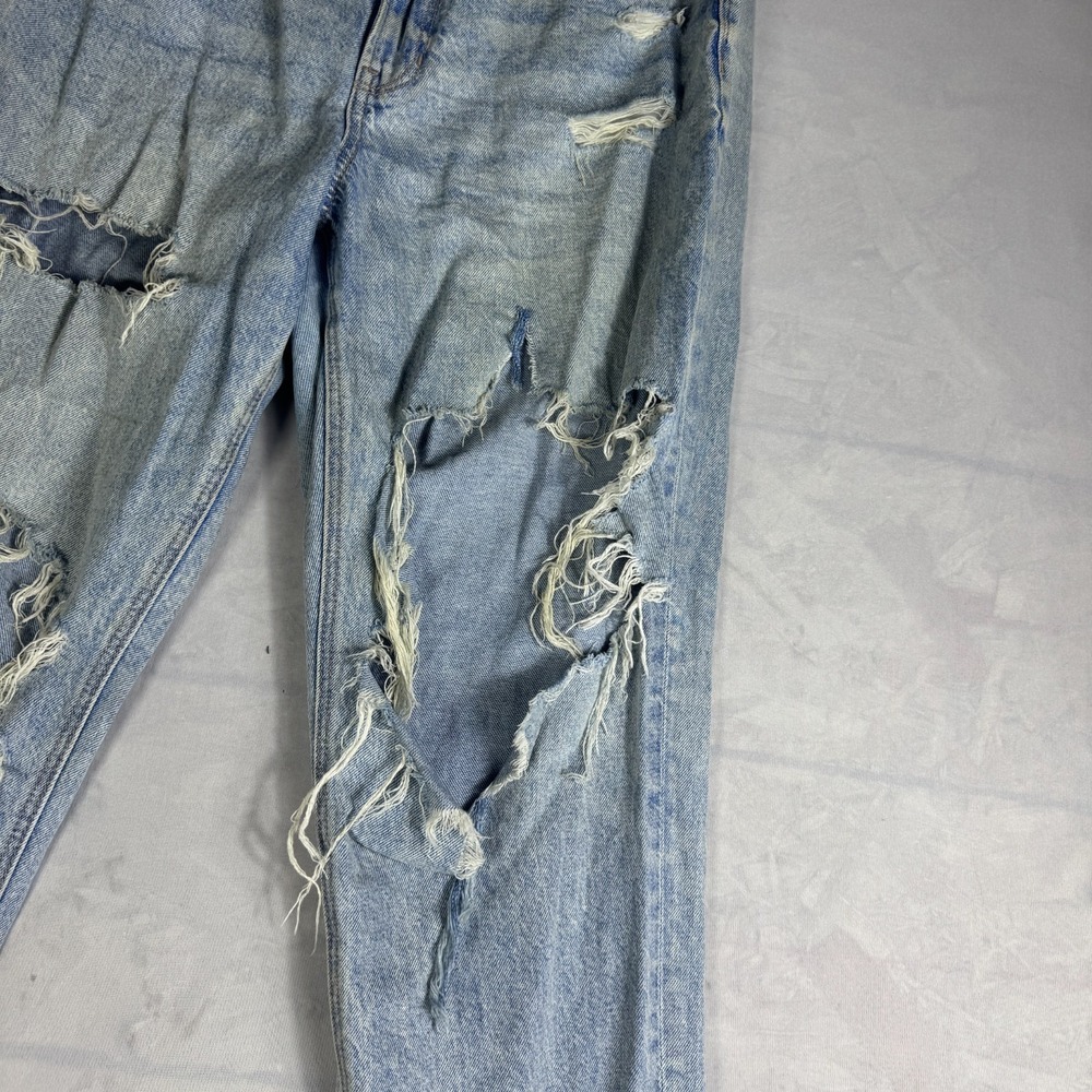 American Eagle Strigid Womens Mom Jeans Light Blue Distressed‎ Shredded Knee 14 - Picture 5 of 16
